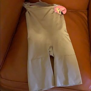 NWT Spanx Slim Cognito Shaping Midthigh Bodysuit L